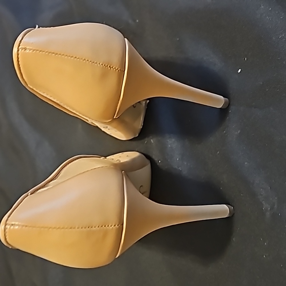 High heels - Picture 5 of 5